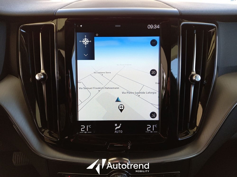 Volvo XC60 usata a Bari (12)