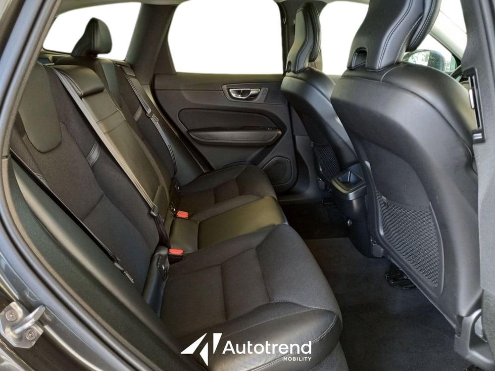 Volvo XC60 usata a Bari (17)