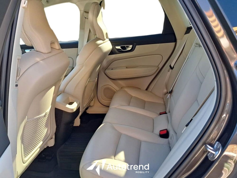 Volvo XC60 usata a Bari (14)