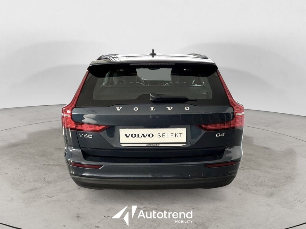 Volvo V60 nuova a Bari (7)