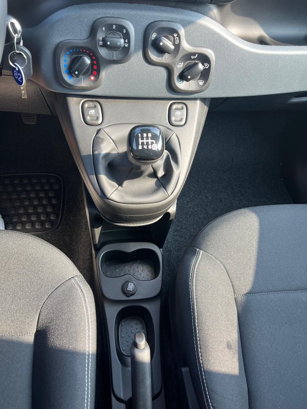 Fiat Panda Cross nuova a Milano (17)
