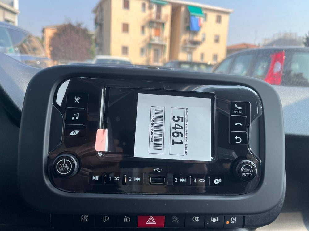 Fiat Panda Cross nuova a Milano (16)