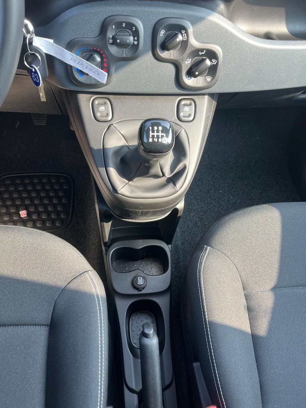 Fiat Panda Cross nuova a Milano (17)