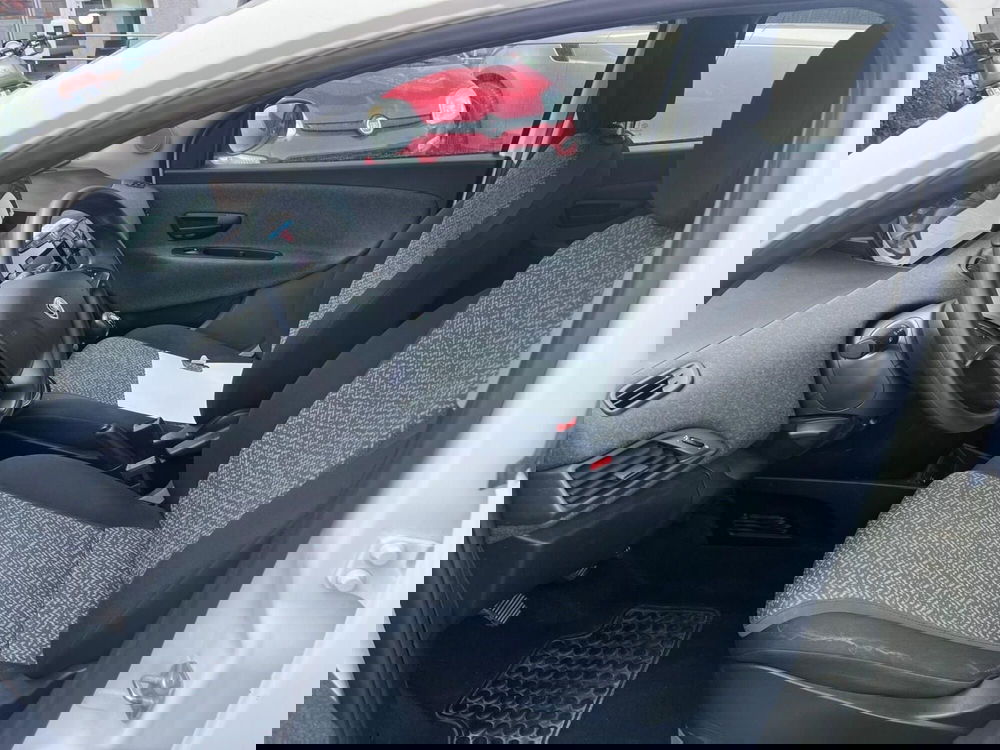 Lancia Ypsilon usata a Milano (10)