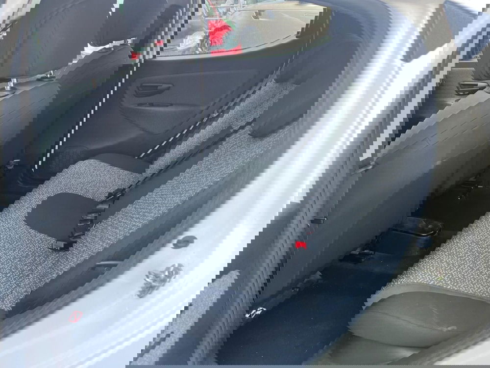 Lancia Ypsilon usata a Milano (13)