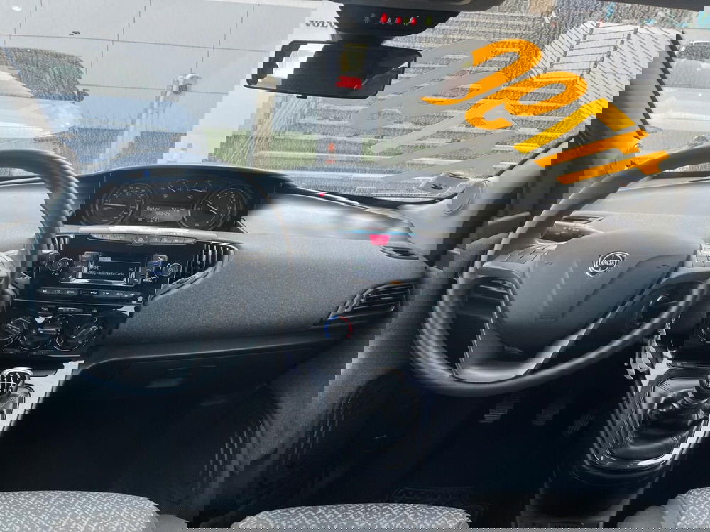 Lancia Ypsilon usata a Milano (14)