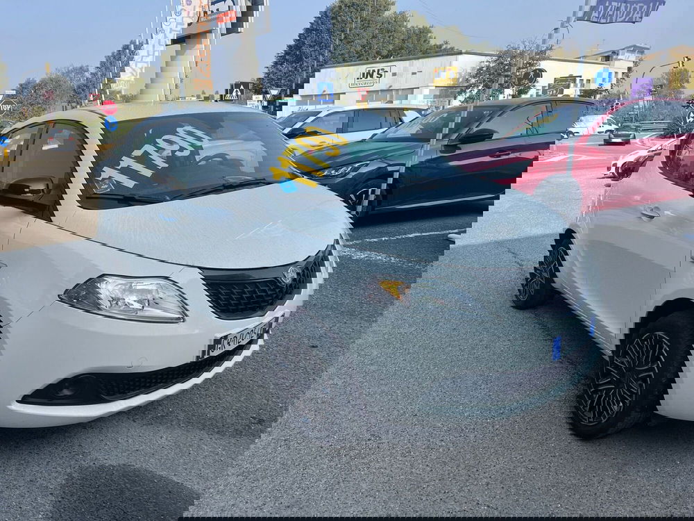 Lancia Ypsilon usata a Milano (2)