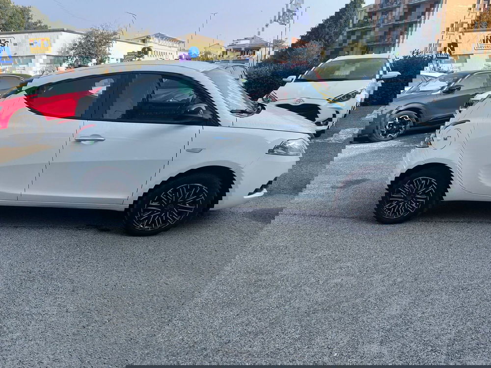 Lancia Ypsilon usata a Milano (3)