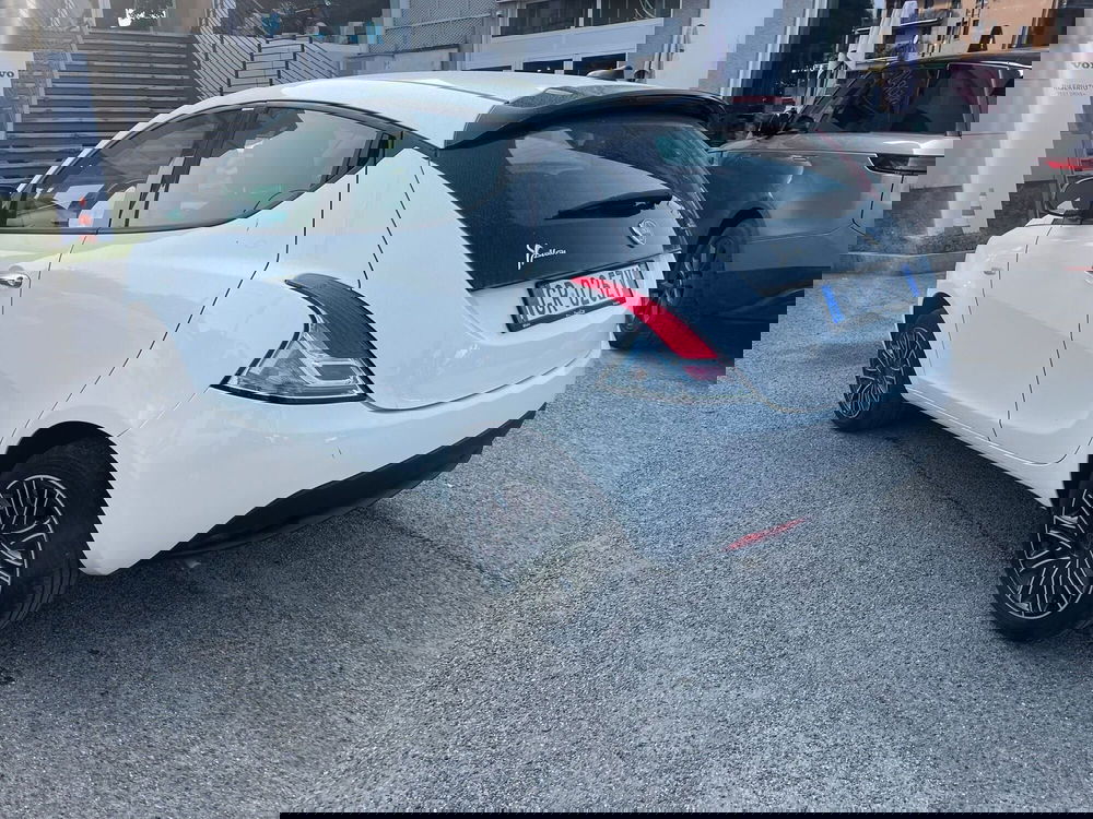 Lancia Ypsilon usata a Milano (5)