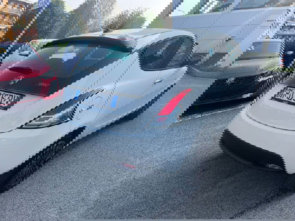 Lancia Ypsilon usata a Milano (6)