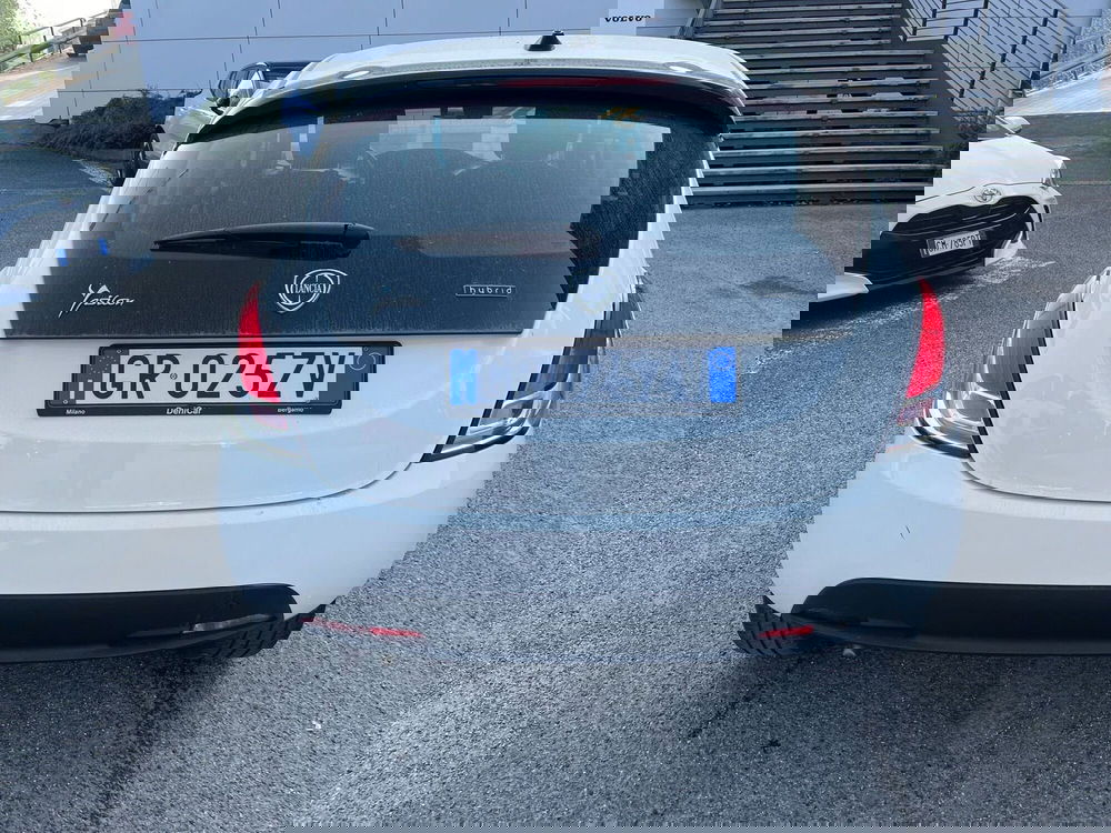 Lancia Ypsilon usata a Milano (7)