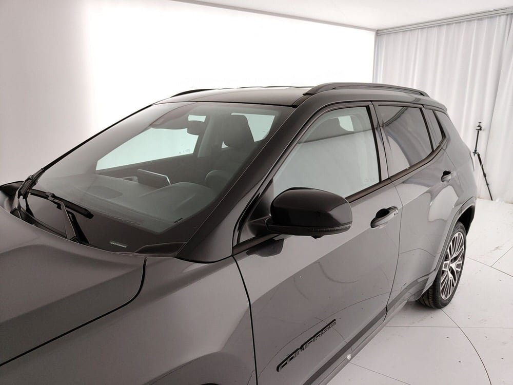 Jeep Compass nuova a Caserta (15)