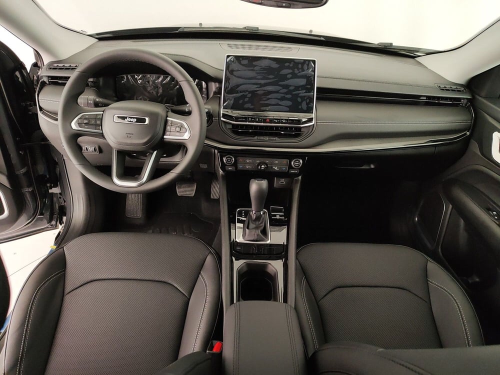 Jeep Compass nuova a Caserta (16)