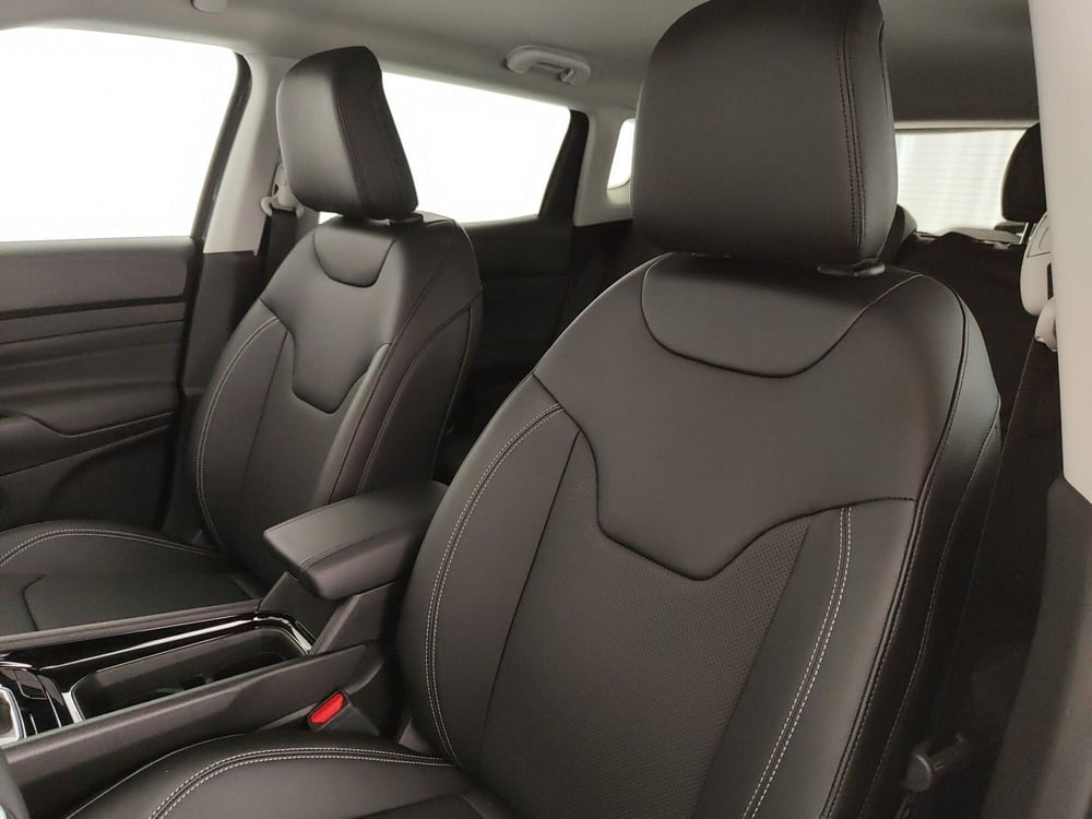 Jeep Compass nuova a Caserta (19)