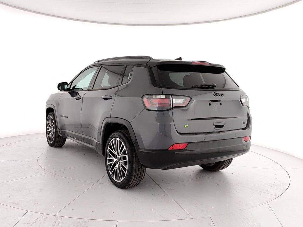 Jeep Compass nuova a Caserta (4)