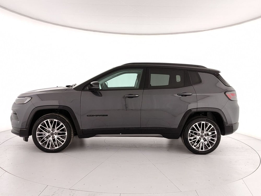 Jeep Compass nuova a Caserta (8)