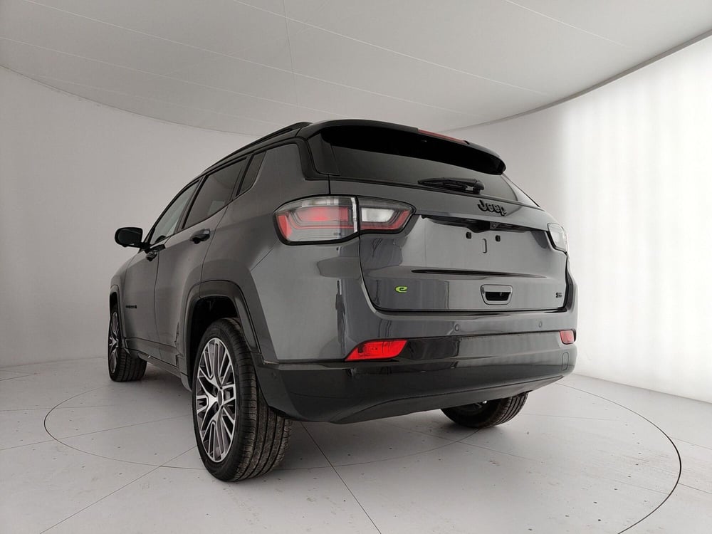 Jeep Compass nuova a Caserta (9)