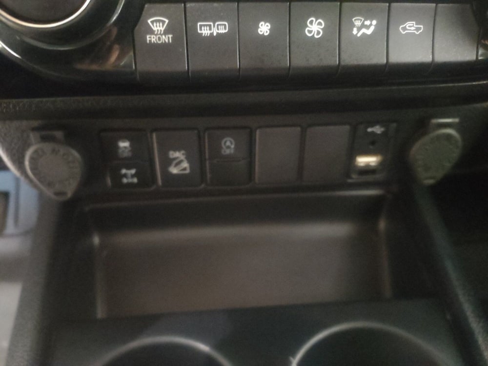 Toyota Hilux usata a Catania (19)