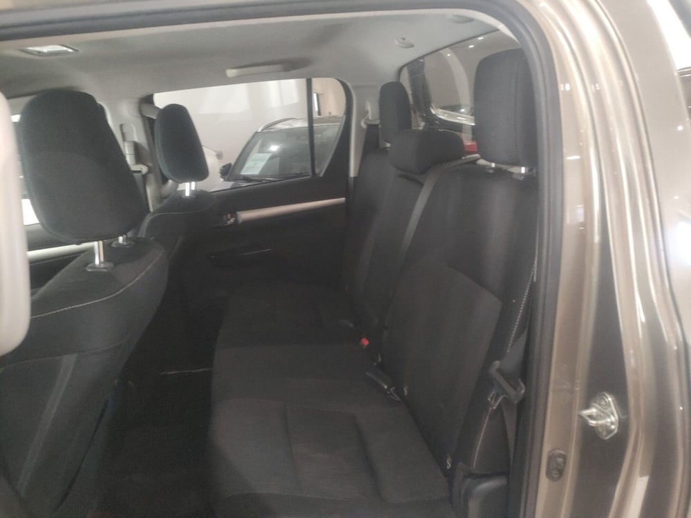 Toyota Hilux usata a Catania (8)