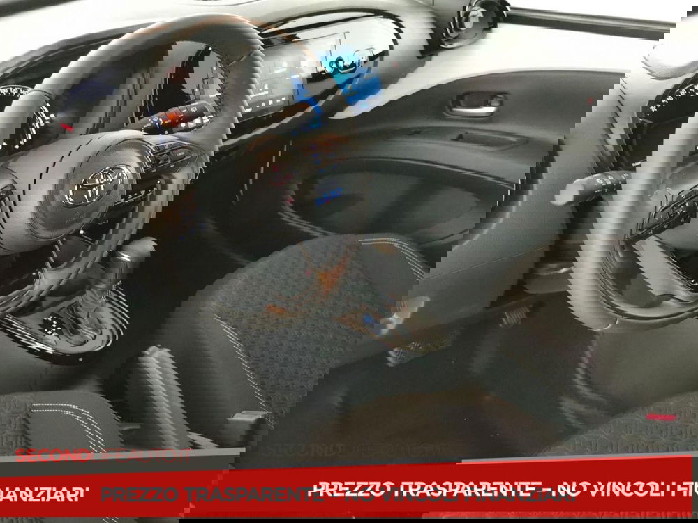 Toyota Aygo X nuova a Chieti (8)