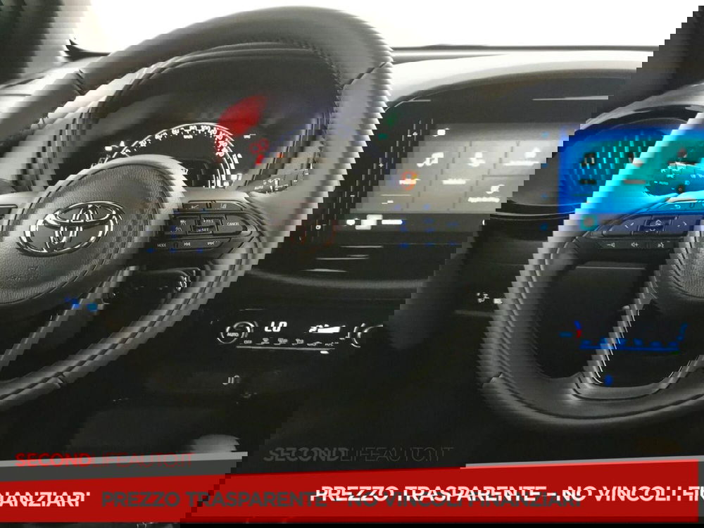 Toyota Aygo X nuova a Chieti (9)