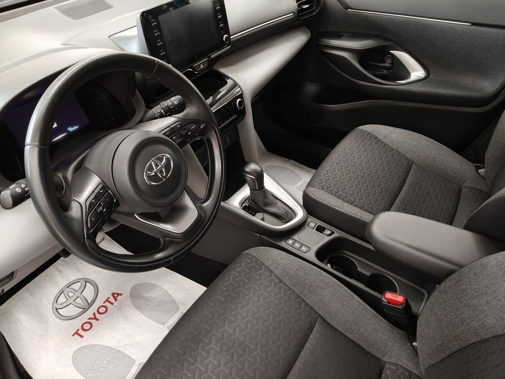 Toyota Yaris Cross usata a Roma (13)