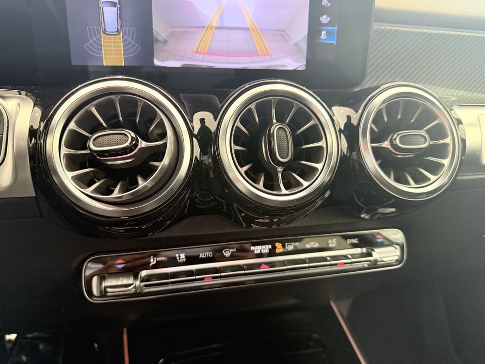 Mercedes-Benz GLB usata a Latina (14)