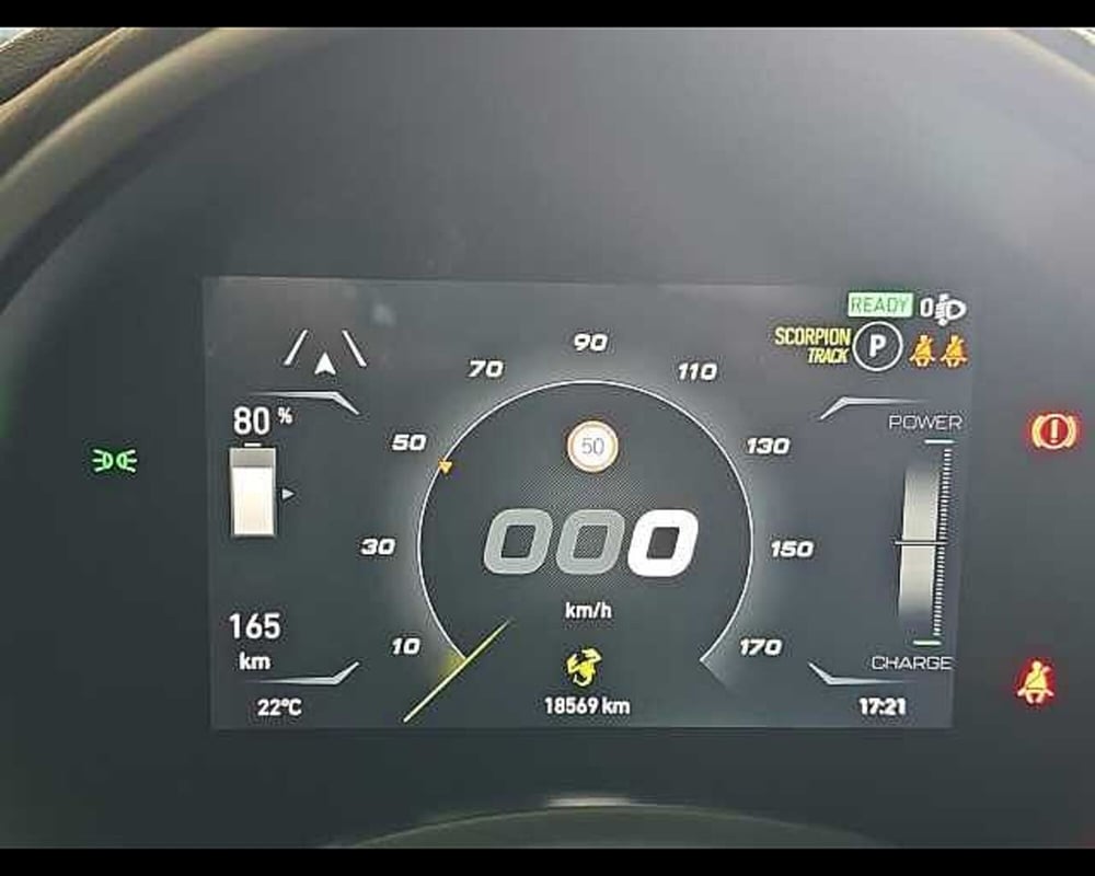 Abarth 500e Cabrio usata a Roma (13)