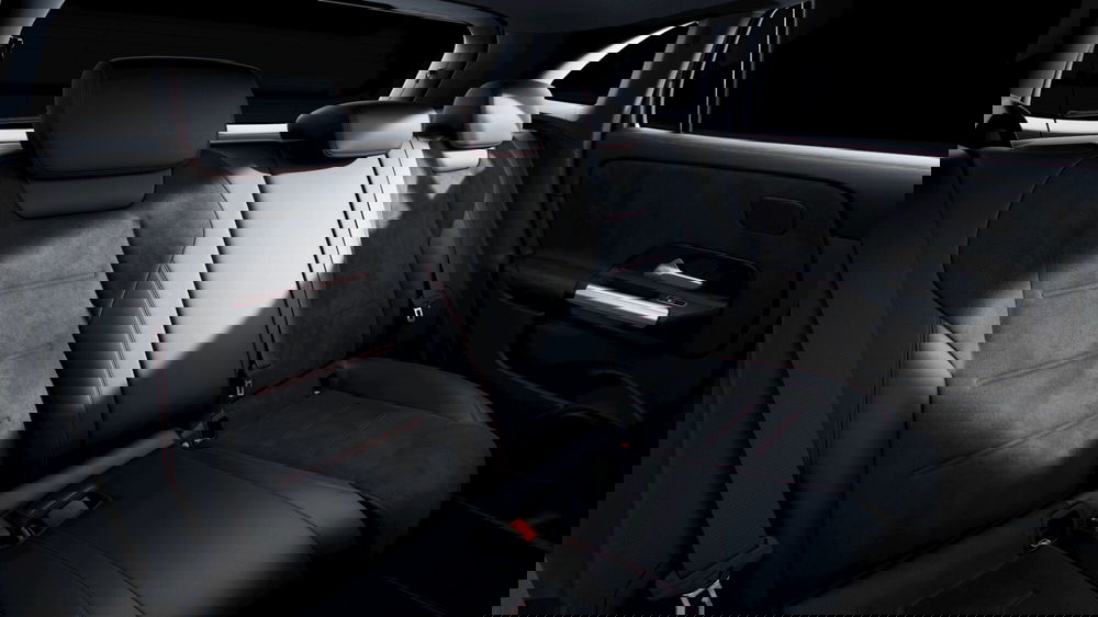 Mercedes-Benz GLA SUV nuova a Milano (6)