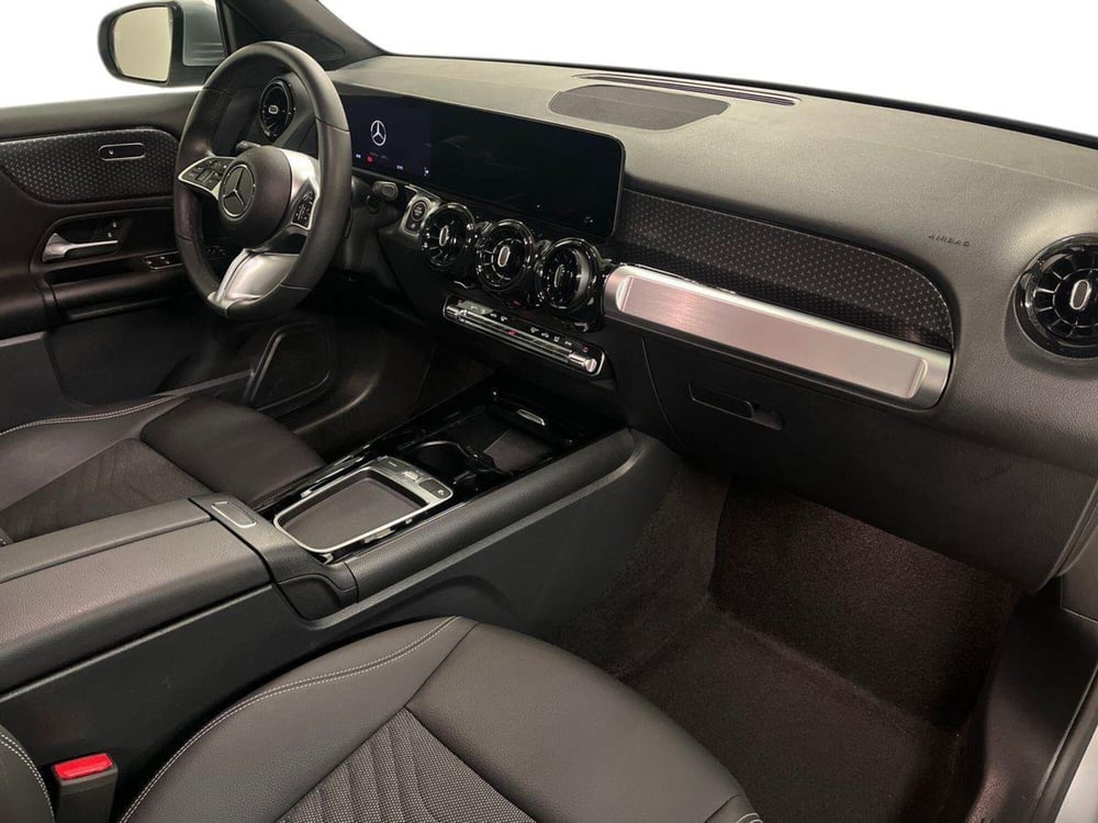 Mercedes-Benz GLB usata a Milano (15)