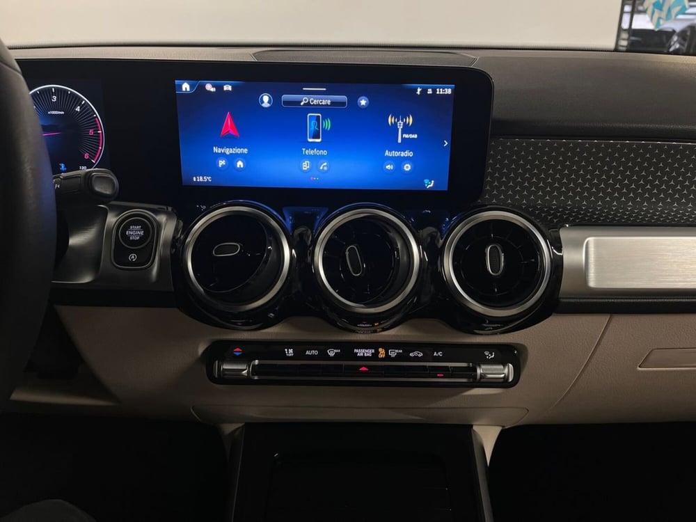 Mercedes-Benz GLB usata a Milano (14)