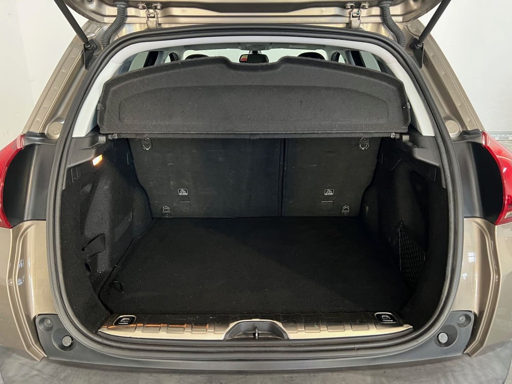 Peugeot 2008 usata a Bari (9)