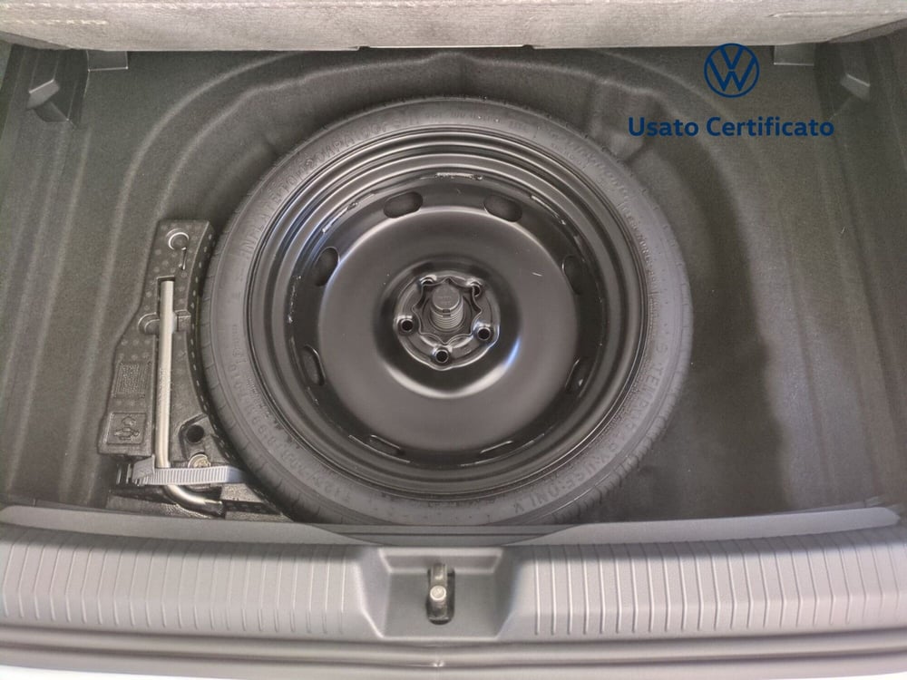 Volkswagen Golf nuova a Avellino (17)
