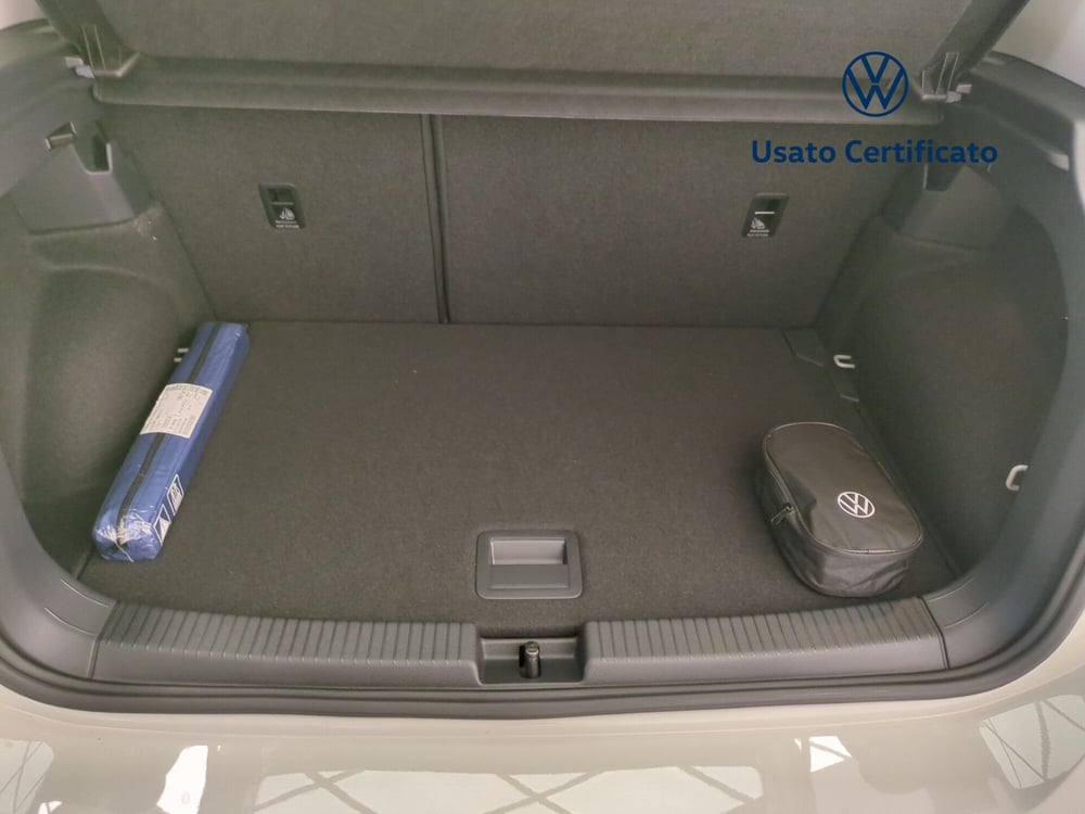 Volkswagen T-Cross nuova a Avellino (14)