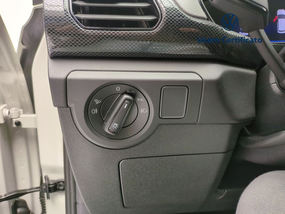 Volkswagen T-Cross nuova a Avellino (19)