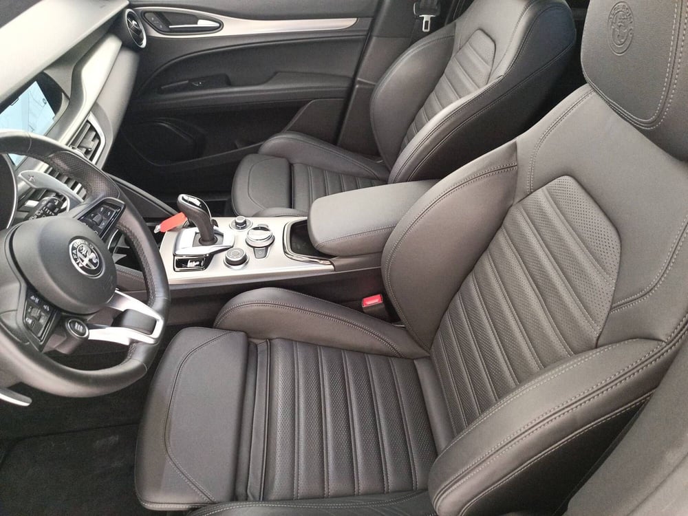 Alfa Romeo Stelvio usata a Treviso (11)