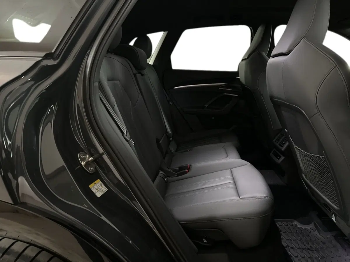 Audi Q5 Sportback usata a Napoli (7)