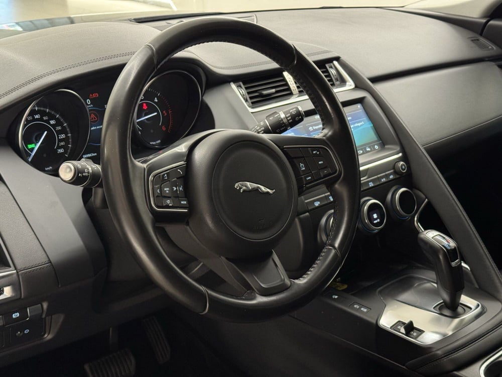 Jaguar E-Pace usata a Savona (11)