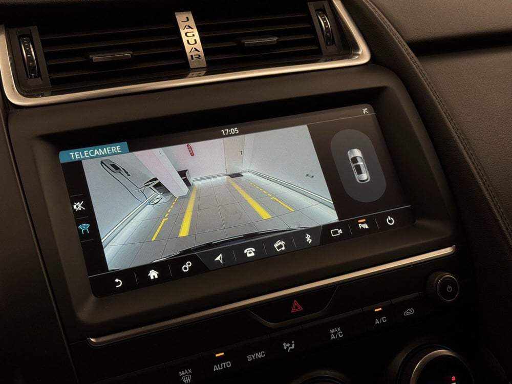 Jaguar E-Pace usata a Savona (12)