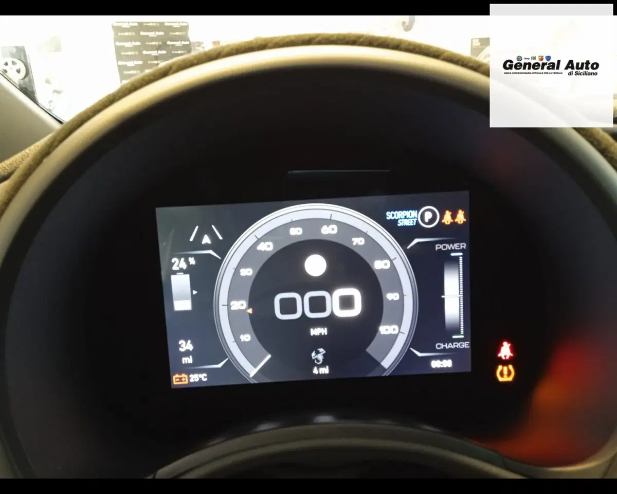 Abarth 500e usata a Lucca (13)