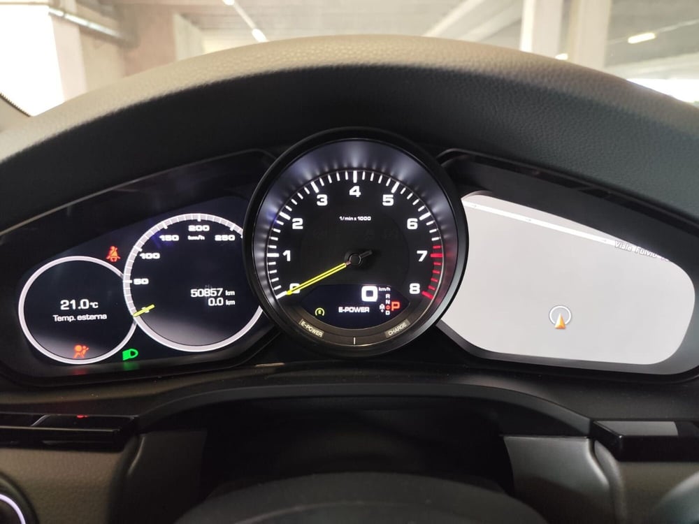 Porsche Cayenne usata a Milano (10)