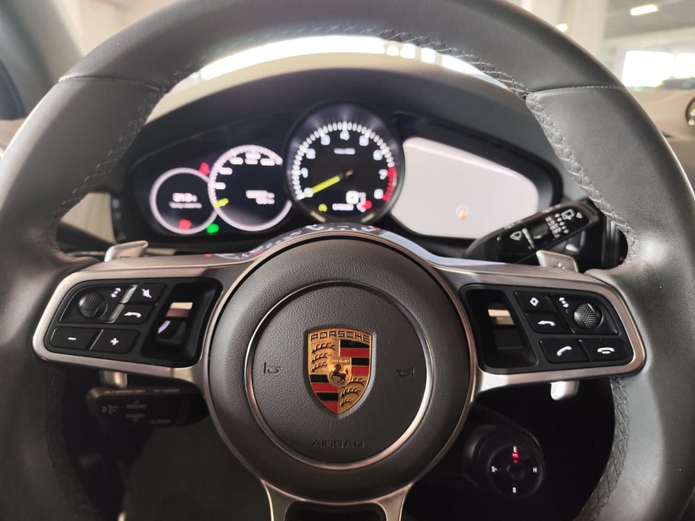 Porsche Cayenne usata a Milano (11)