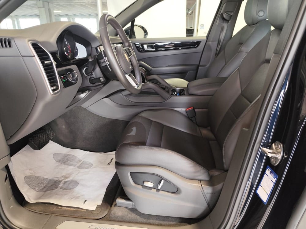 Porsche Cayenne usata a Milano (15)