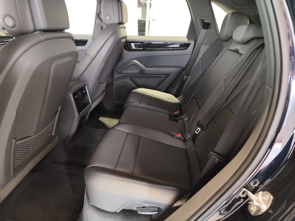 Porsche Cayenne usata a Milano (16)