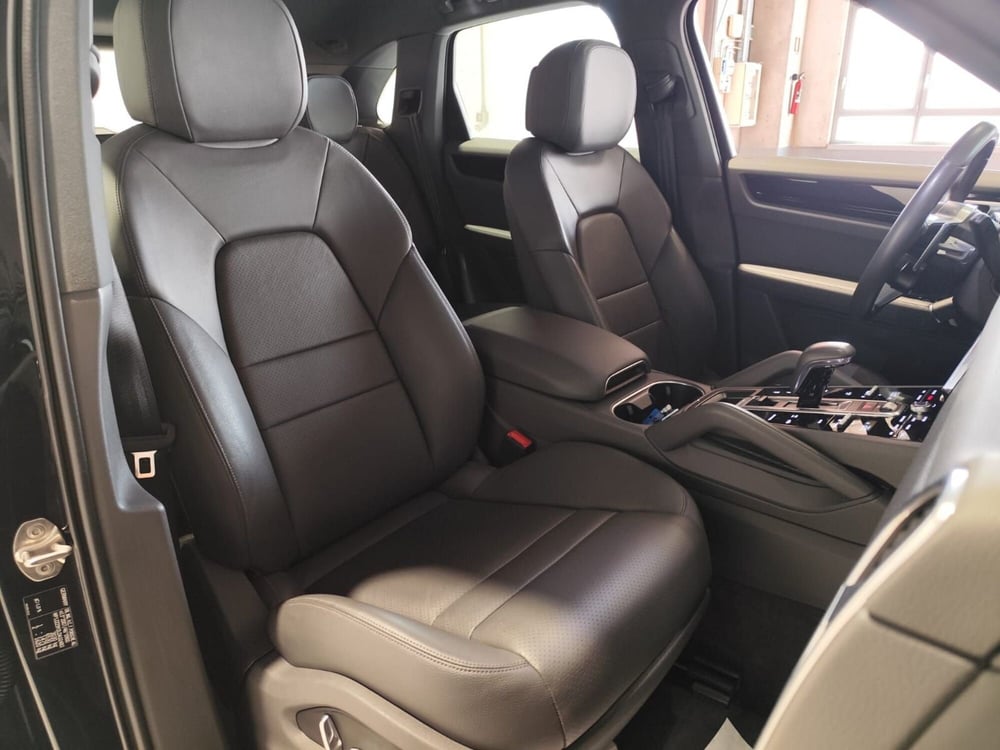 Porsche Cayenne usata a Milano (18)