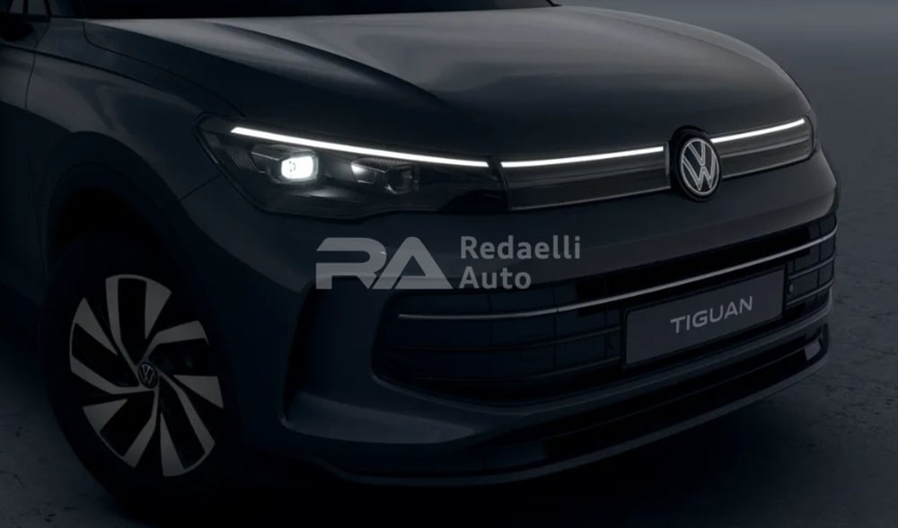 Volkswagen Tiguan nuova a Lecco (4)