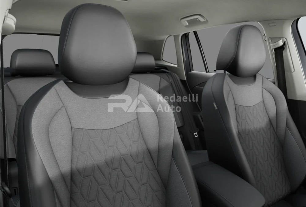 Volkswagen Tiguan nuova a Lecco (7)