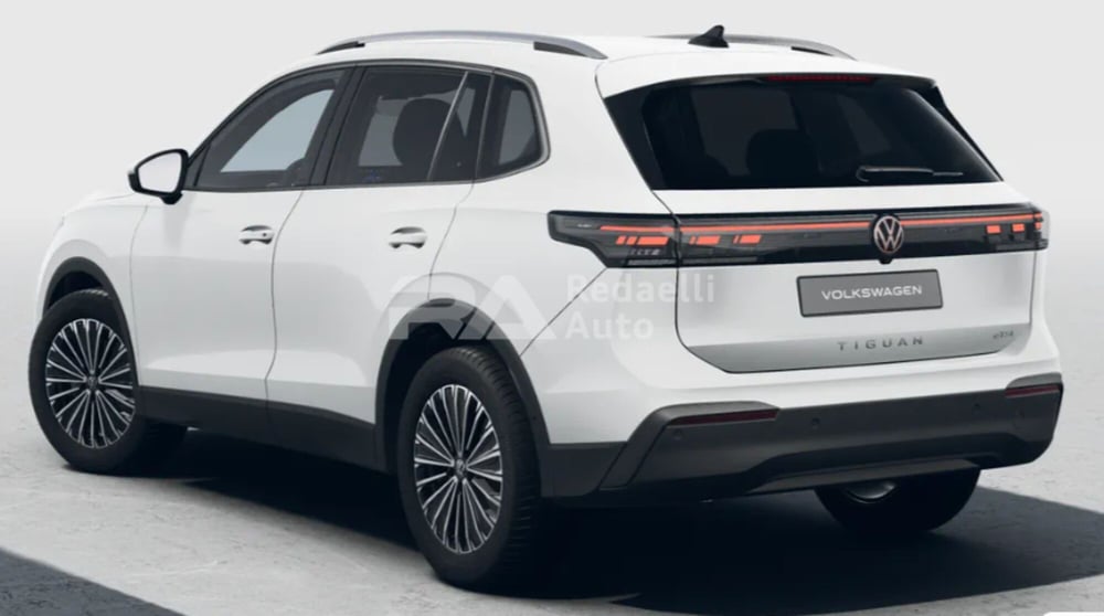 Volkswagen Tiguan nuova a Lecco (3)