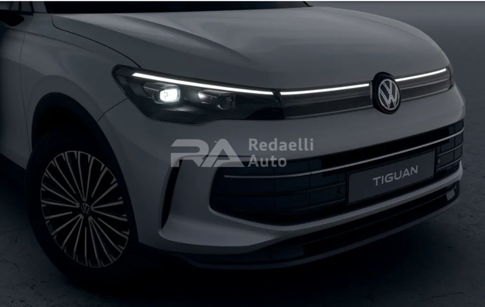 Volkswagen Tiguan nuova a Lecco (4)