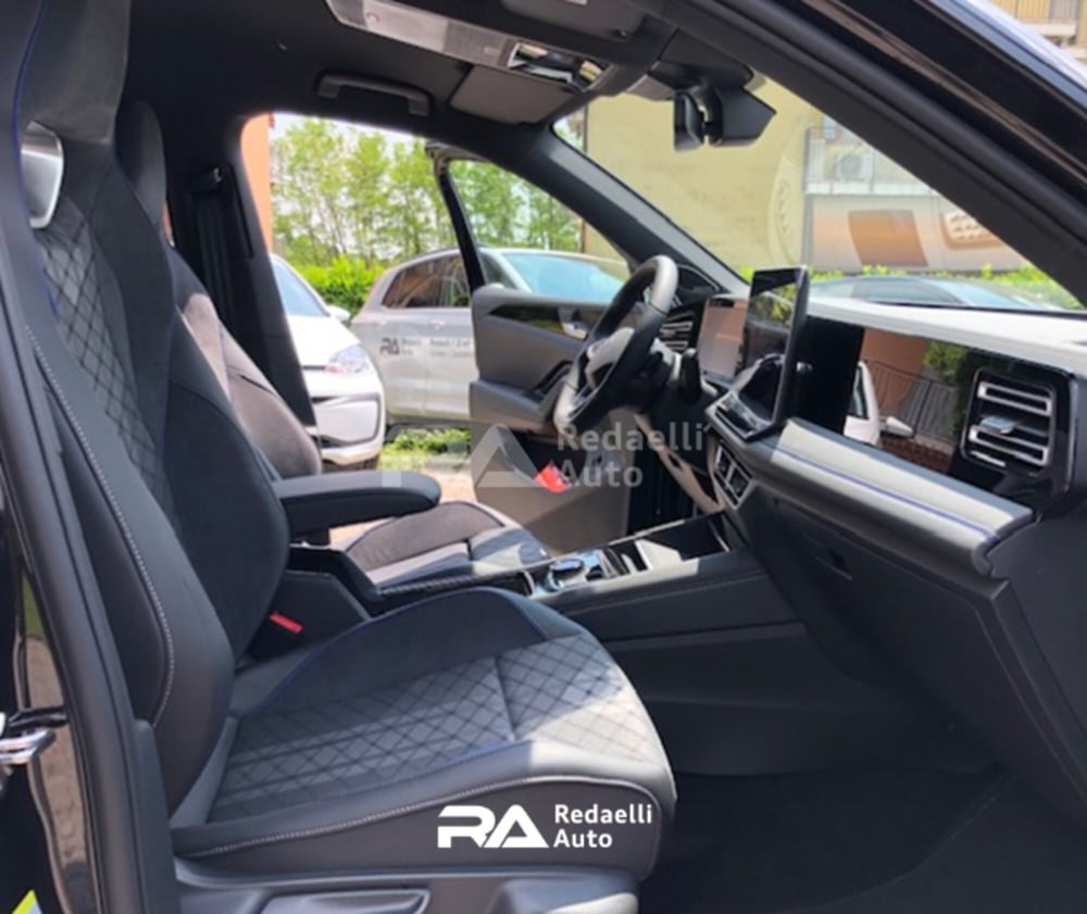 Volkswagen Tiguan nuova a Lecco (10)